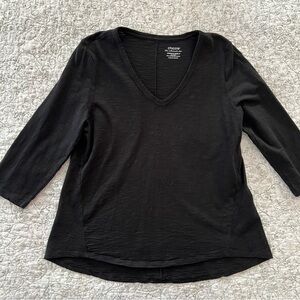 Chico's Black 3/4 Sleeve V-Neck Top Casual Minimalist Cabincore Soft